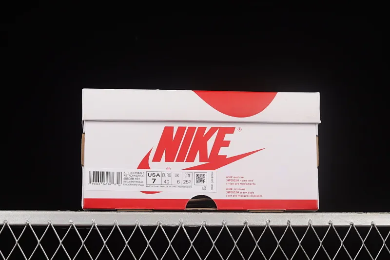 All categories Air Jordan Jordan series basketball shoes Air Jordan 1 High pure original version Air Jordan 1 High OG AJ1 Joe 1 white and red retro high-top cultural basketball shoes 555088-161